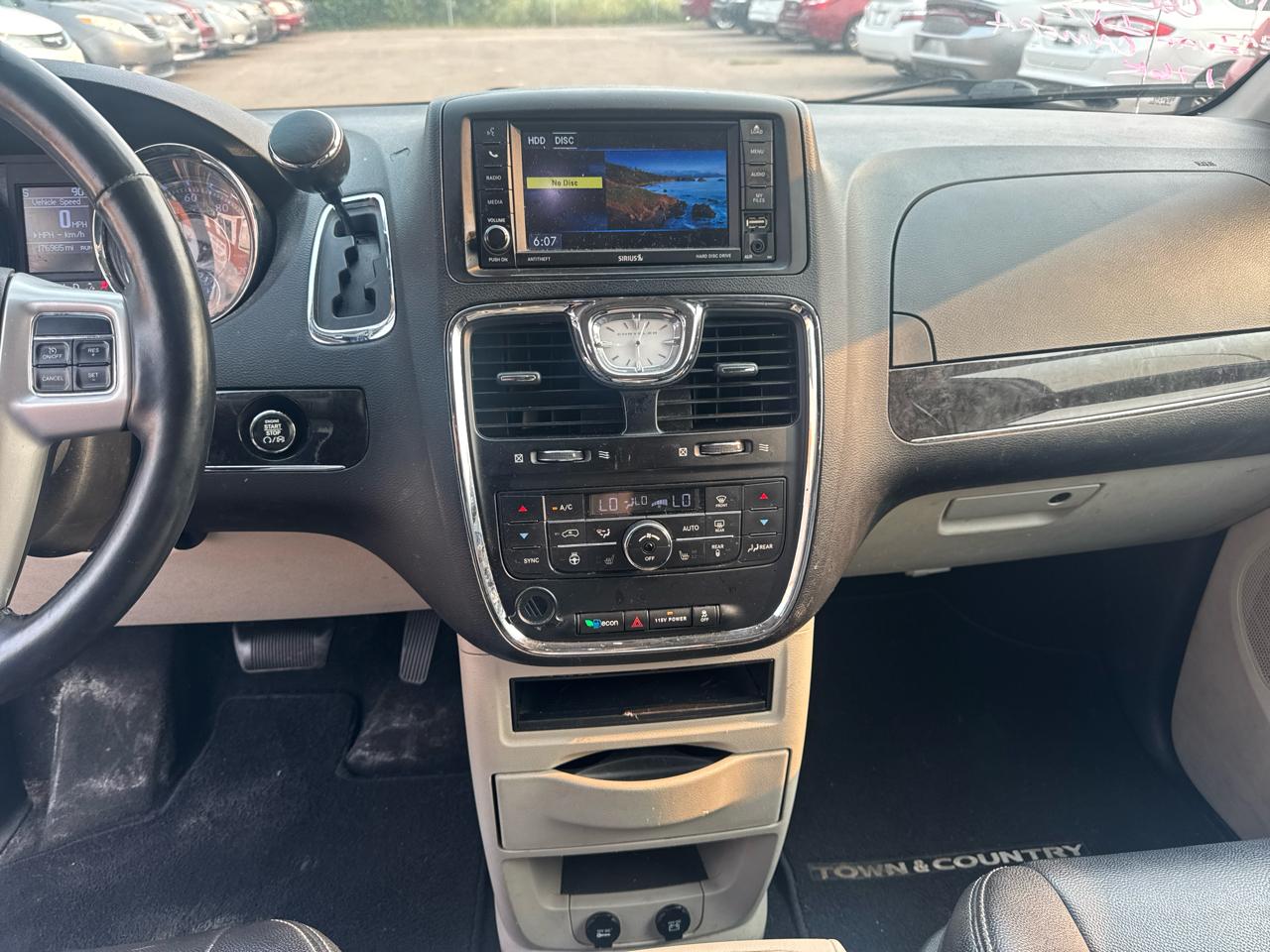 Chrysler Town & Country 4dr Wgn Touring 2014