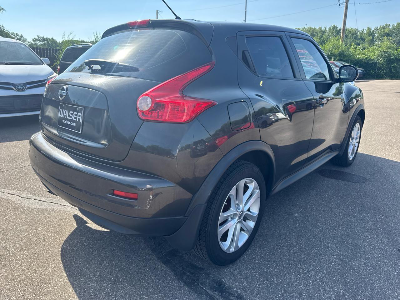 Nissan Juke 5dr Wgn I4 CVT S AWD 2011