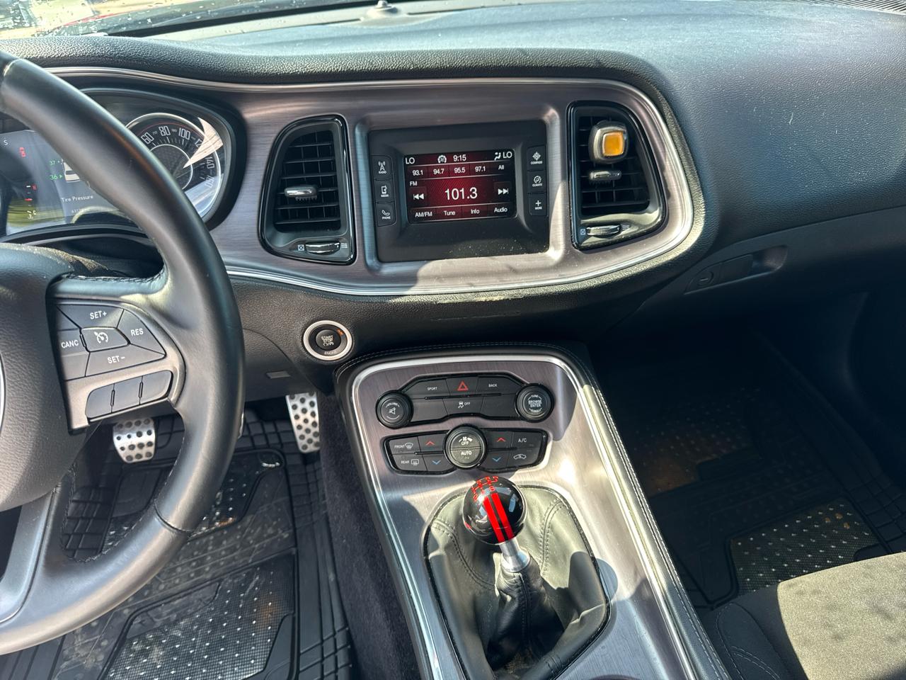 Dodge Challenger 2dr Cpe R/T 2016