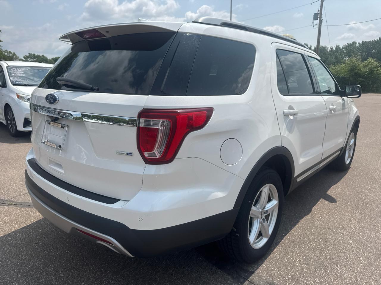 Ford Explorer 4WD 4dr XLT 2016