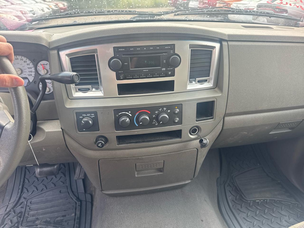 Dodge Ram 1500 4WD Quad Cab 140.5" SLT 2007