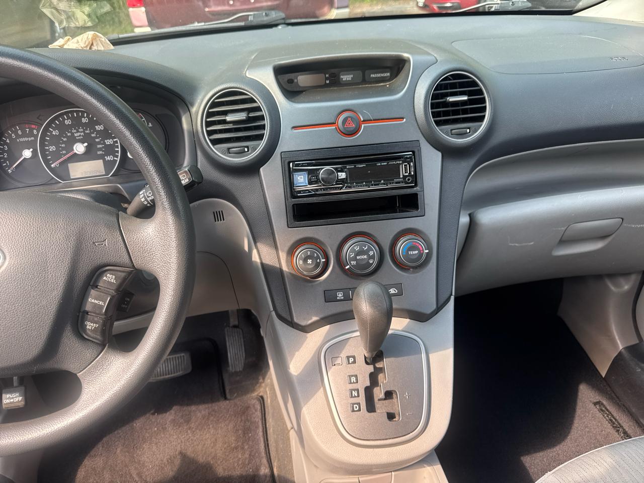 Kia Rondo 4dr Wgn I4 LX 2009