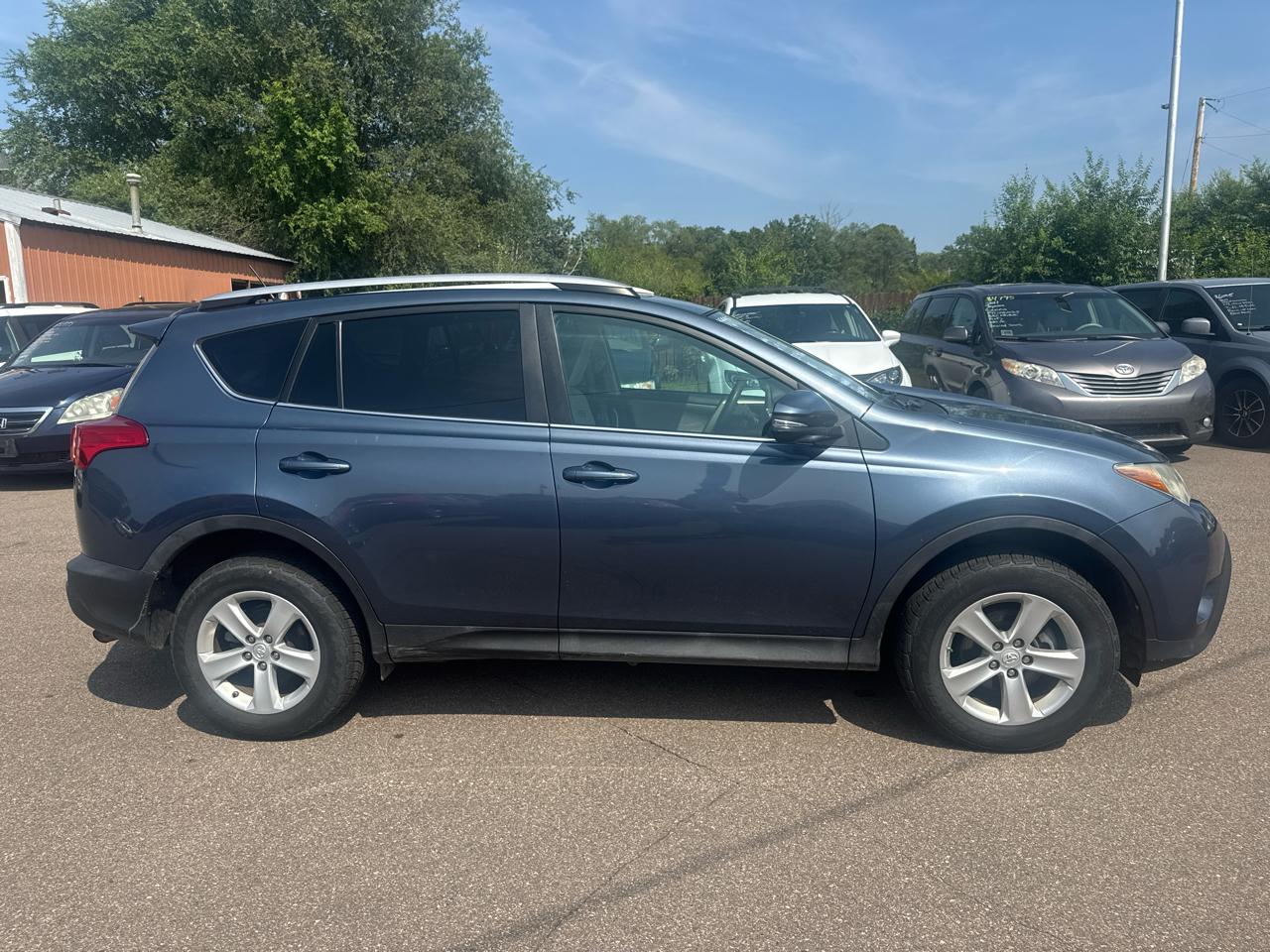Toyota RAV4 AWD 4dr XLE (Natl) 2014