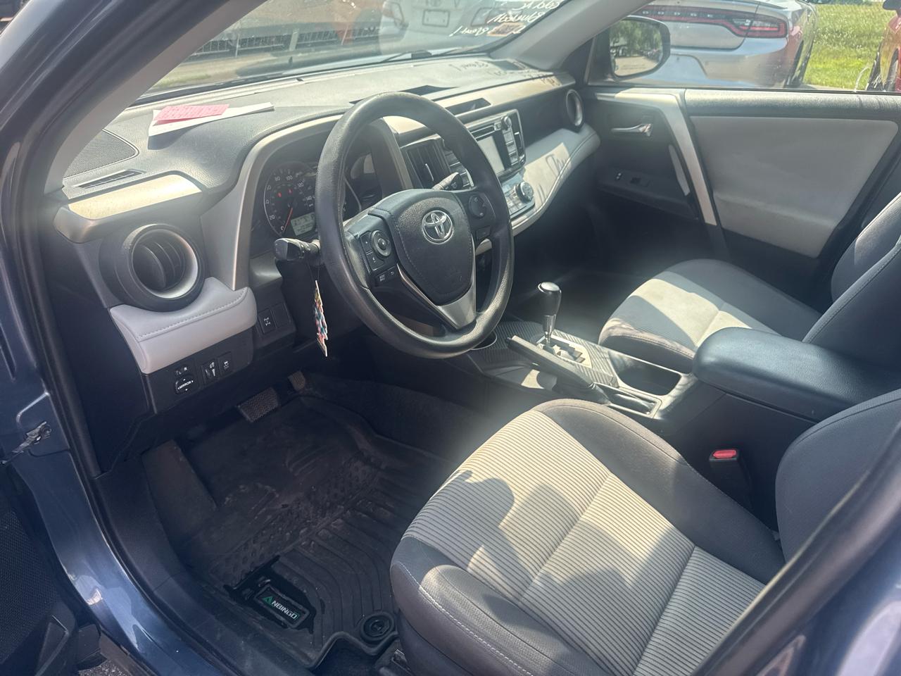 Toyota RAV4 AWD 4dr XLE (Natl) 2014