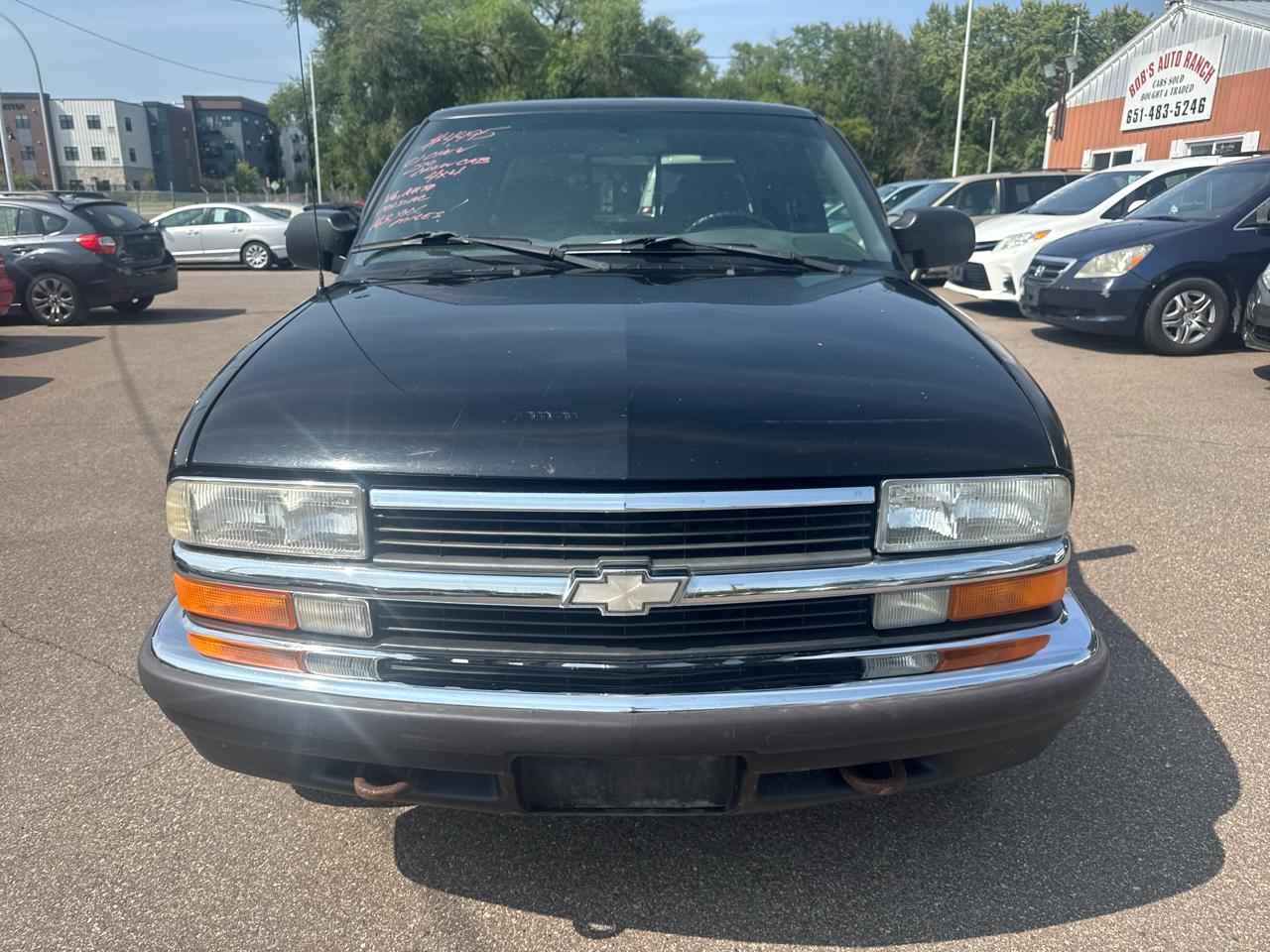Chevrolet S-10 Crew Cab 123" WB 4WD LS 2001