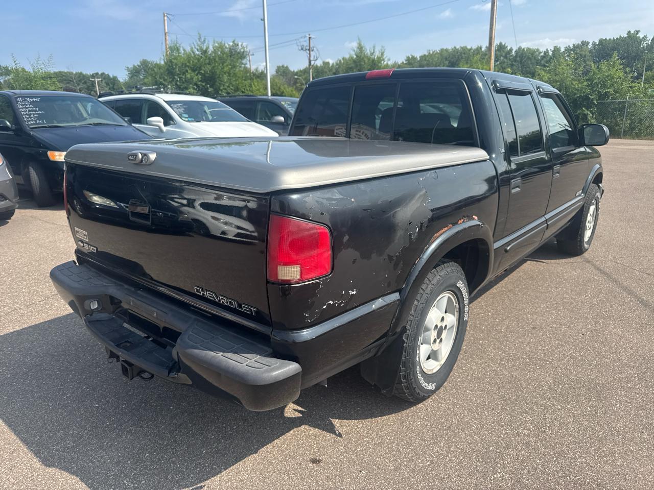Chevrolet S-10 Crew Cab 123" WB 4WD LS 2001