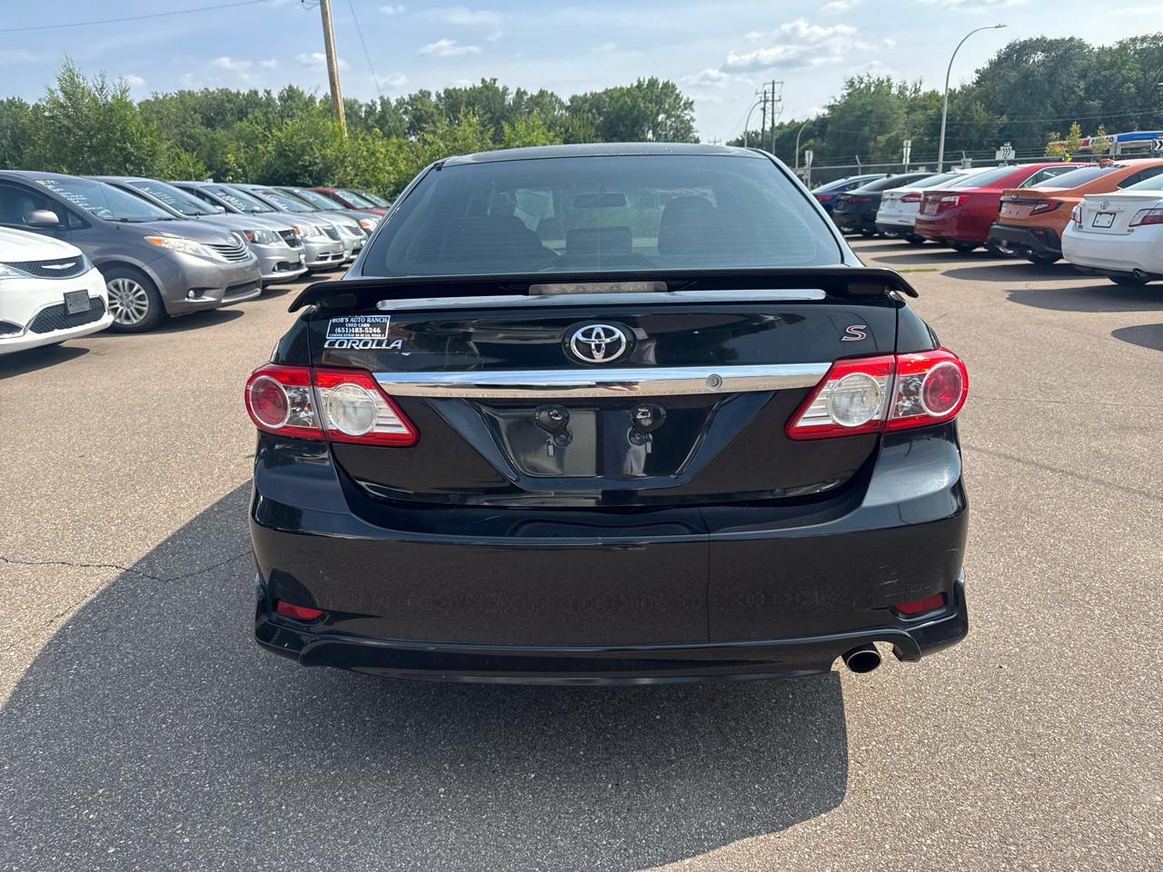 Toyota Corolla 4dr Sdn Auto LE Special Edition (Natl) 2013