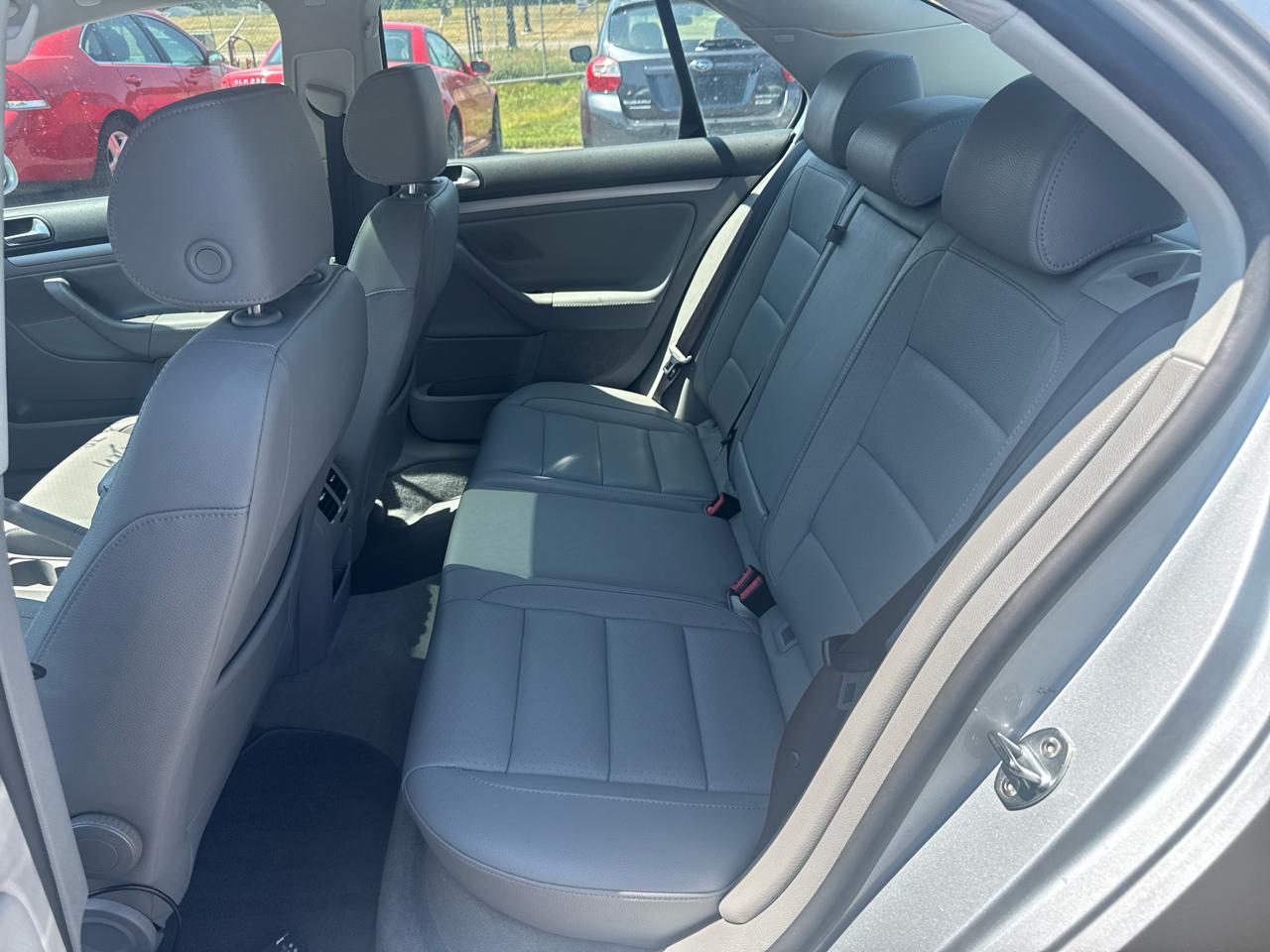Volkswagen Jetta Sedan 4dr 1.9L TDI DSG 2006