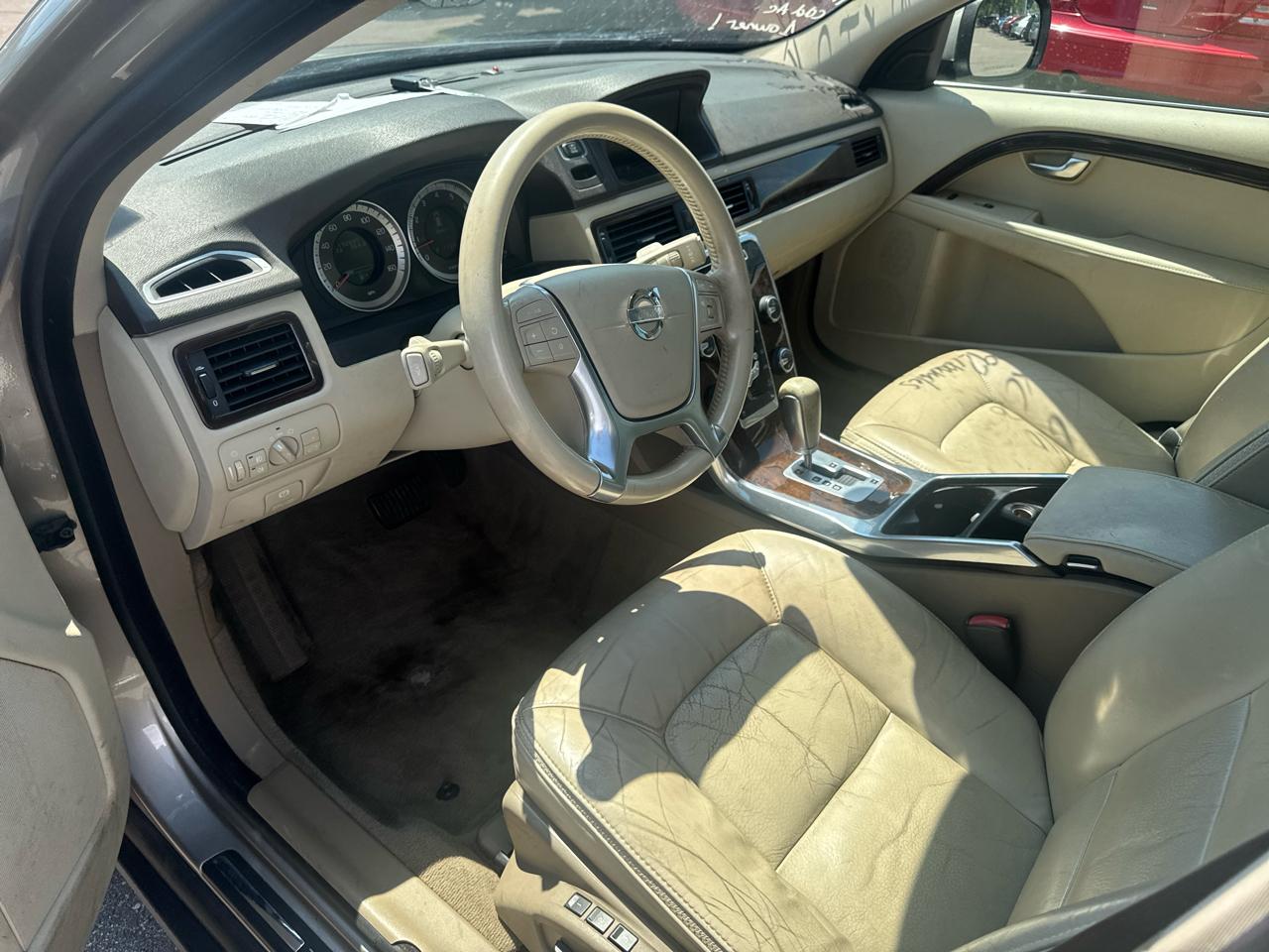 Volvo XC70 4dr Wgn 3.2L 2012