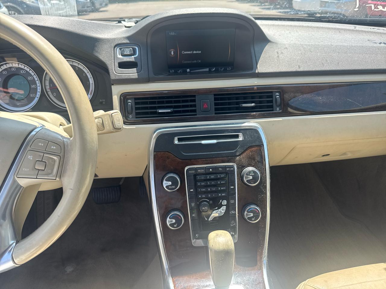 Volvo XC70 4dr Wgn 3.2L 2012