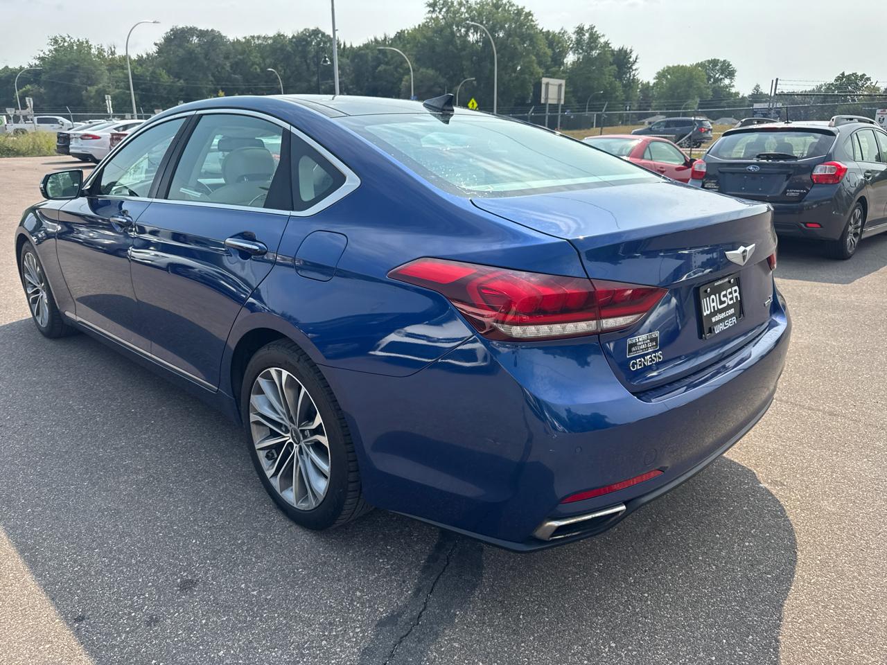 Hyundai Genesis 4dr Sdn V6 3.8L AWD 2016