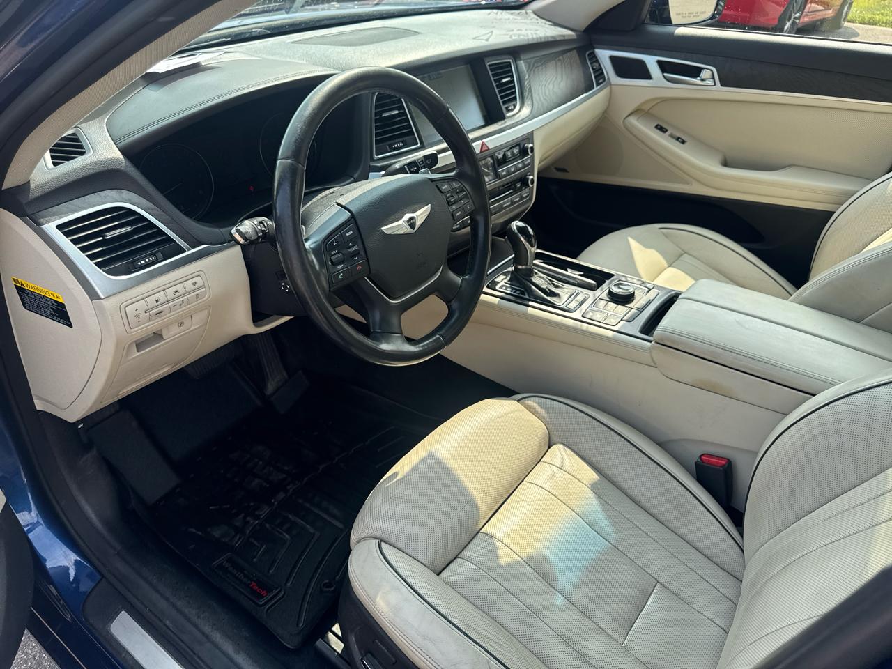 Hyundai Genesis 4dr Sdn V6 3.8L AWD 2016