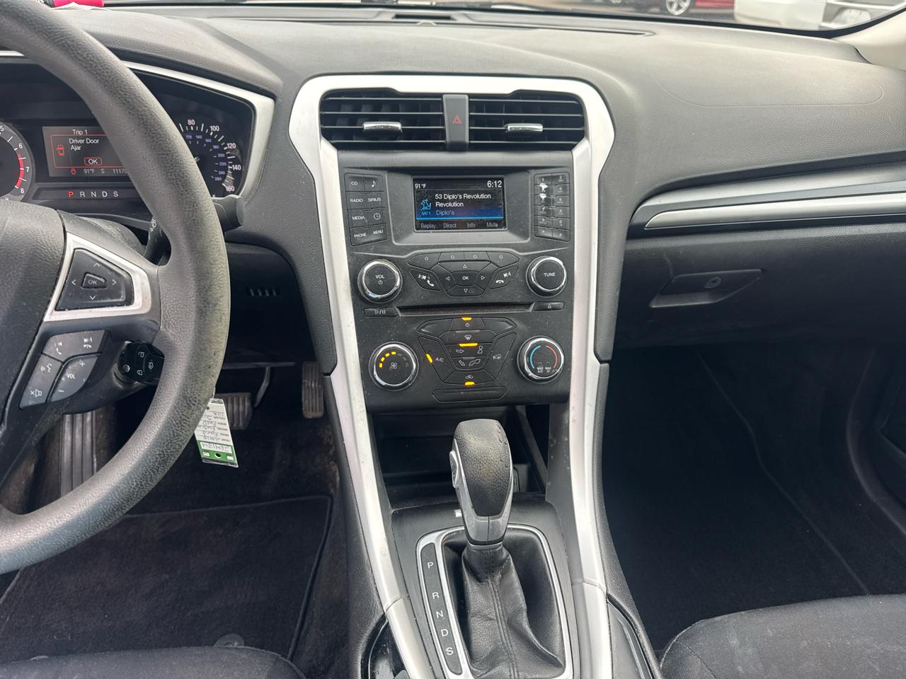 Ford Fusion 4dr Sdn SE FWD 2015