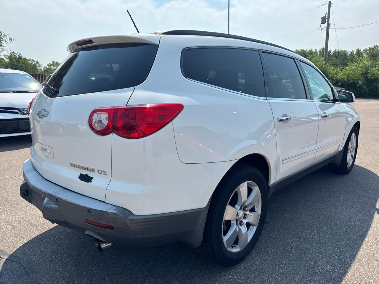Chevrolet Traverse AWD 4dr LTZ 2011