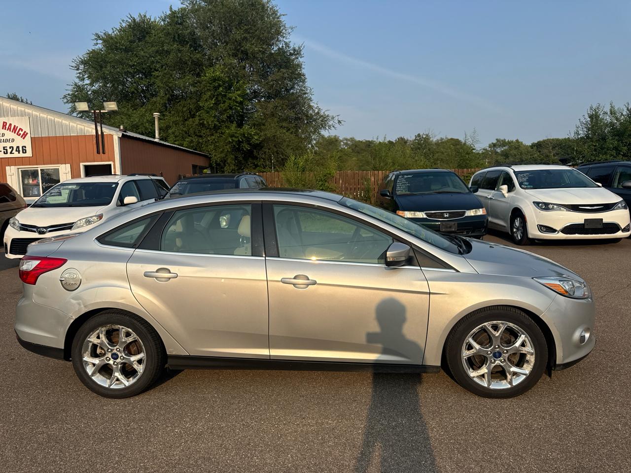 Ford Focus 4dr Sdn SEL 2012