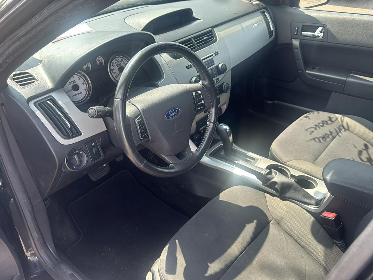 Ford Focus 4dr Sdn SES 2011