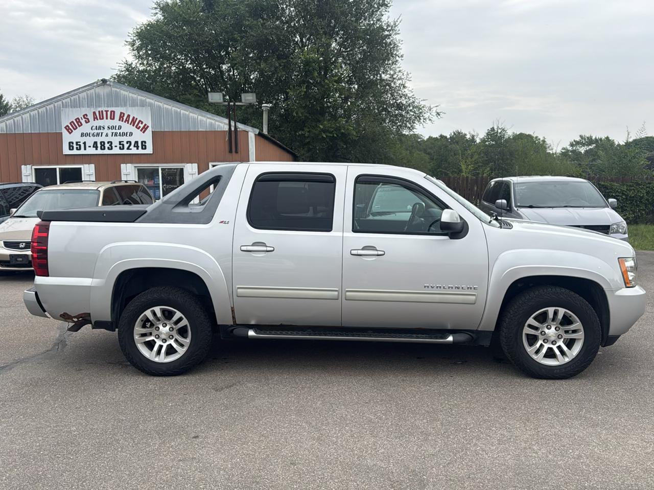 Chevrolet Avalanche 4WD Crew Cab LT 2010