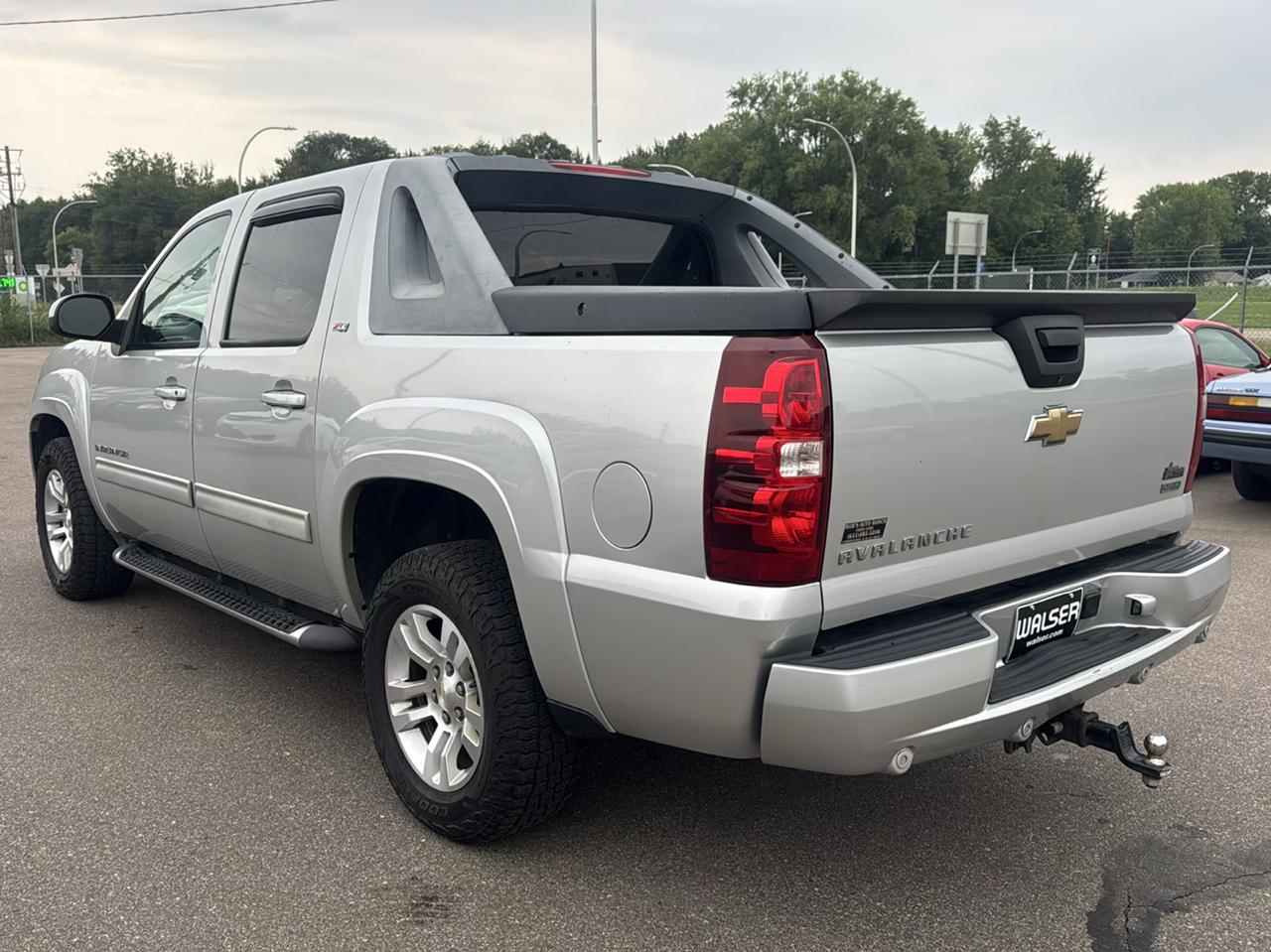 Chevrolet Avalanche 4WD Crew Cab LT 2010