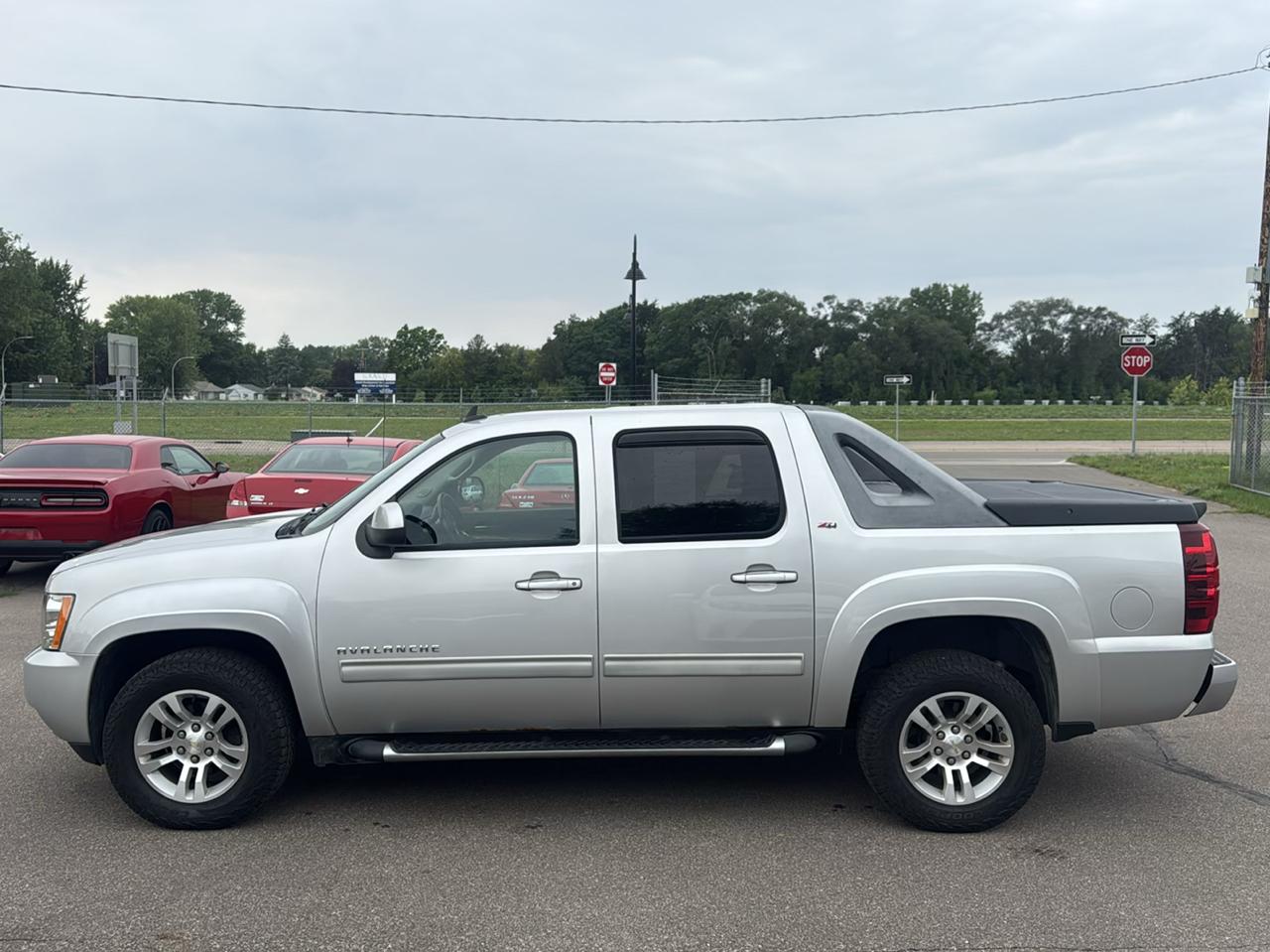Chevrolet Avalanche 4WD Crew Cab LT 2010