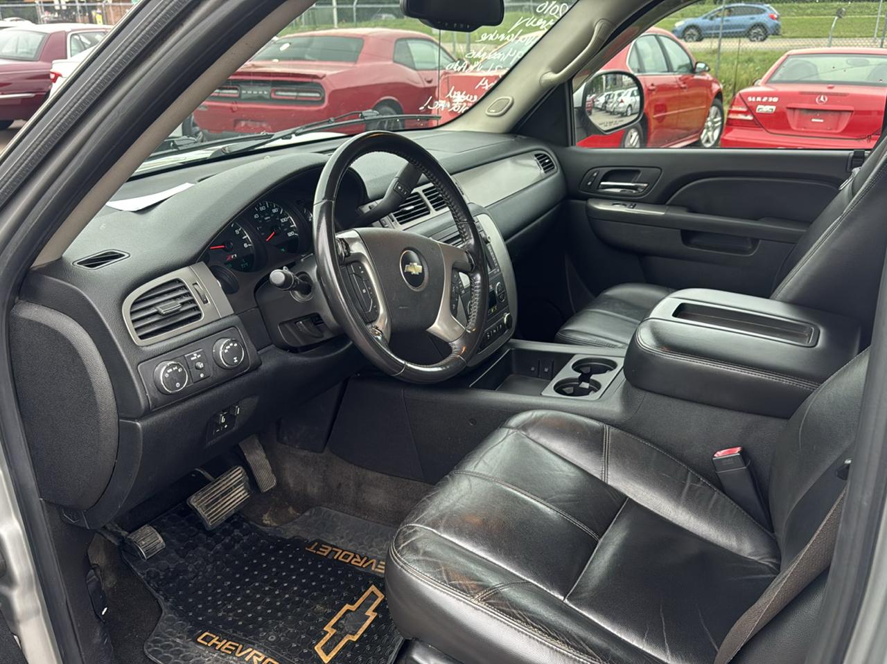 Chevrolet Avalanche 4WD Crew Cab LT 2010