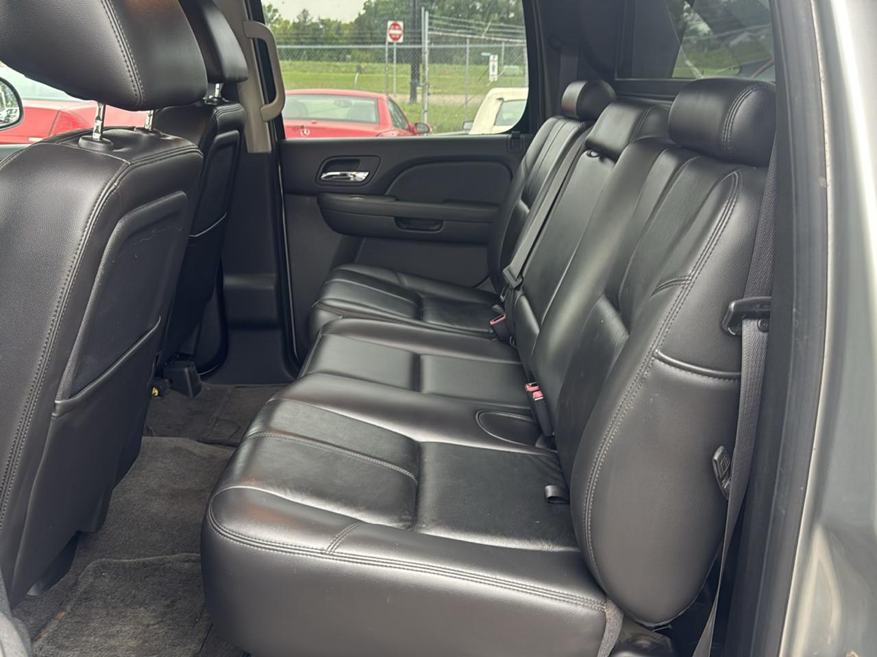 Chevrolet Avalanche 4WD Crew Cab LT 2010