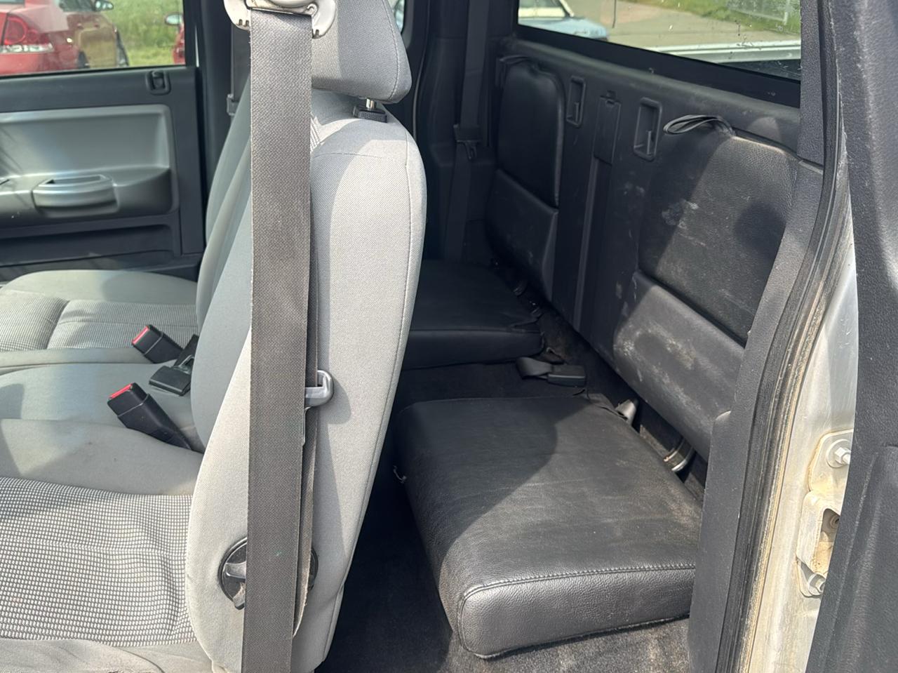 Dodge Dakota 4WD Ext Cab SXT 2010