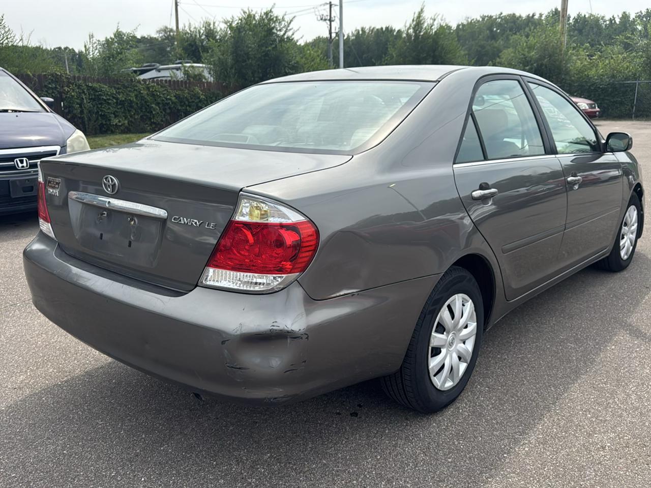 Toyota Camry 4dr Sdn XLE Auto (Natl) 2005