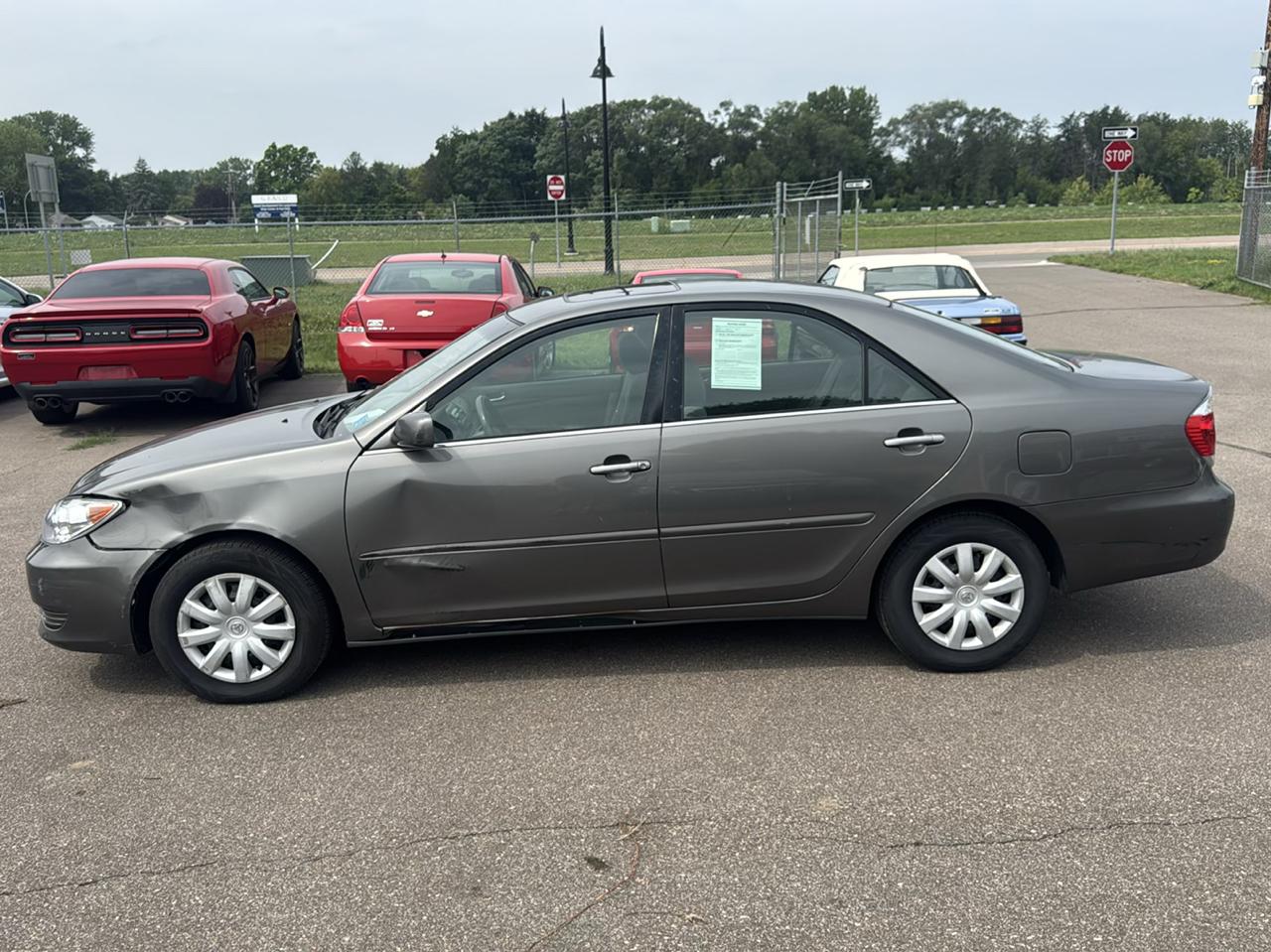 Toyota Camry 4dr Sdn XLE Auto (Natl) 2005