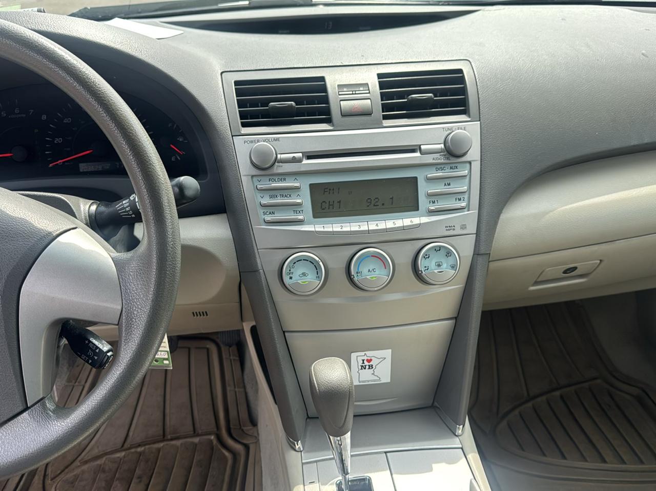Toyota Camry 4dr Sdn I4 Man (Natl) 2009