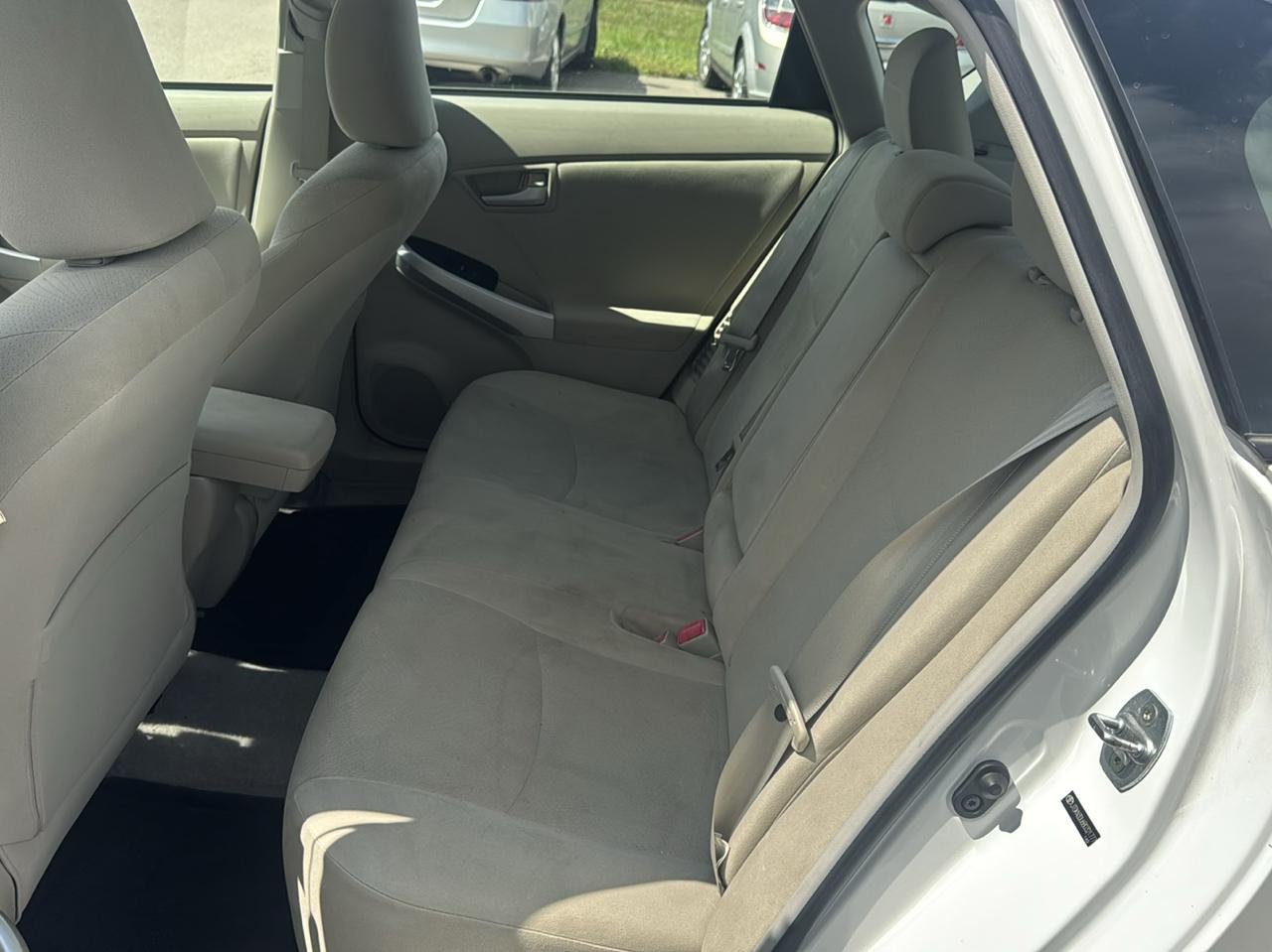 Toyota Prius 5dr HB III (Natl) 2011