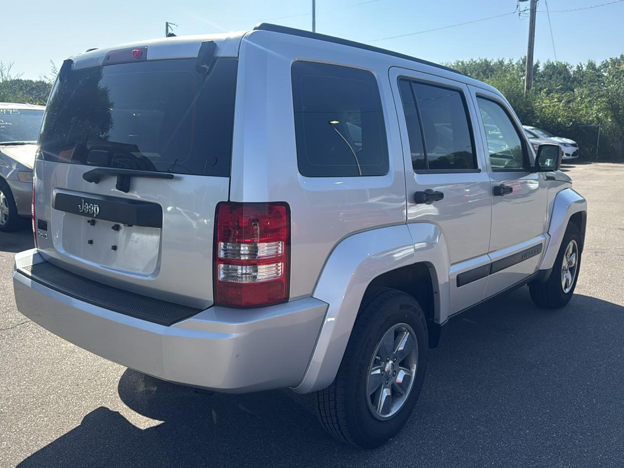 Jeep Liberty 4WD 4dr Sport 2012
