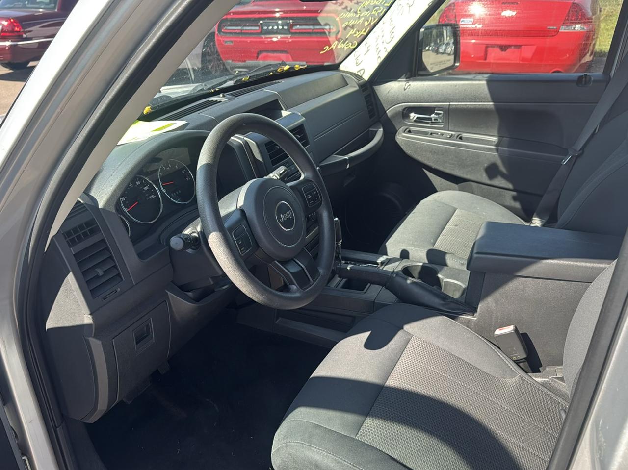 Jeep Liberty 4WD 4dr Sport 2012