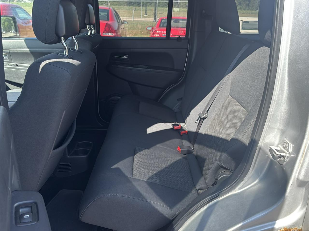 Jeep Liberty 4WD 4dr Sport 2012