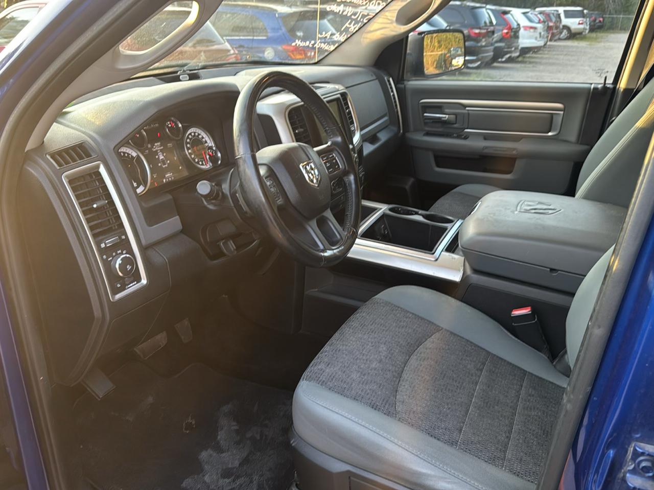 RAM 1500 4WD Crew Cab 140.5" Big Horn 2015