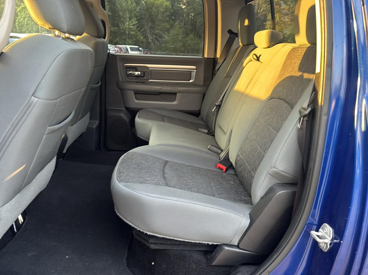 RAM 1500 4WD Crew Cab 140.5" Big Horn 2015
