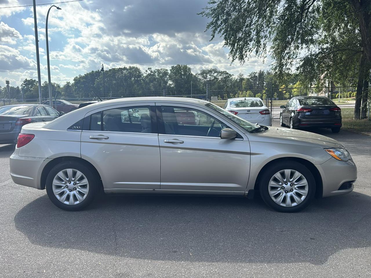 Chrysler 200 4dr Sdn LX 2014