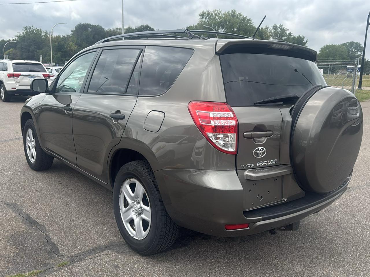 Toyota RAV4 4WD 4dr 4-cyl 4-Spd AT (Natl) 2010