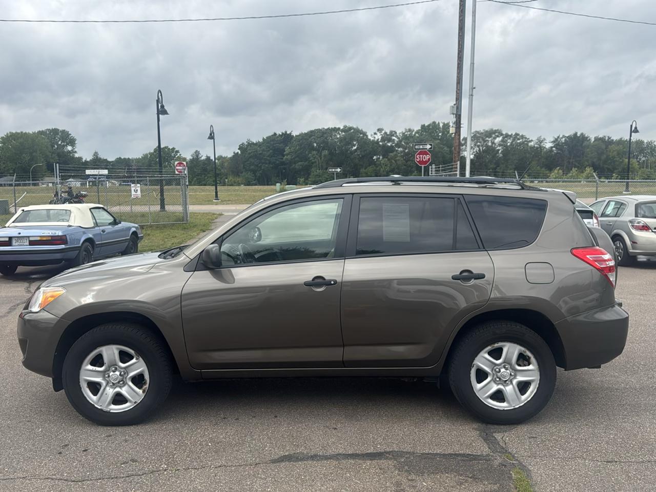 Toyota RAV4 4WD 4dr 4-cyl 4-Spd AT (Natl) 2010