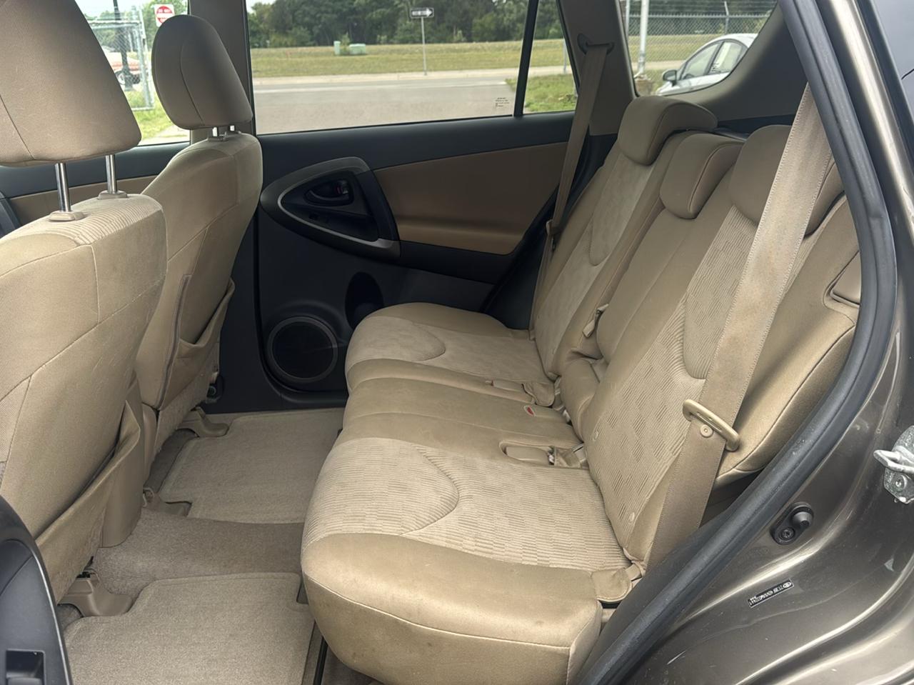 Toyota RAV4 4WD 4dr 4-cyl 4-Spd AT (Natl) 2010