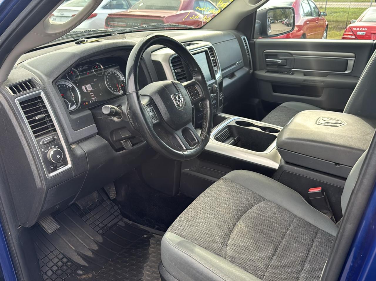 RAM 1500 4WD Crew Cab 140.5" Big Horn 2016