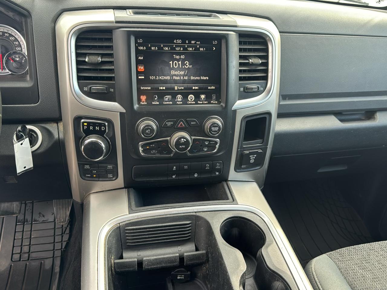 RAM 1500 4WD Crew Cab 140.5" Big Horn 2016