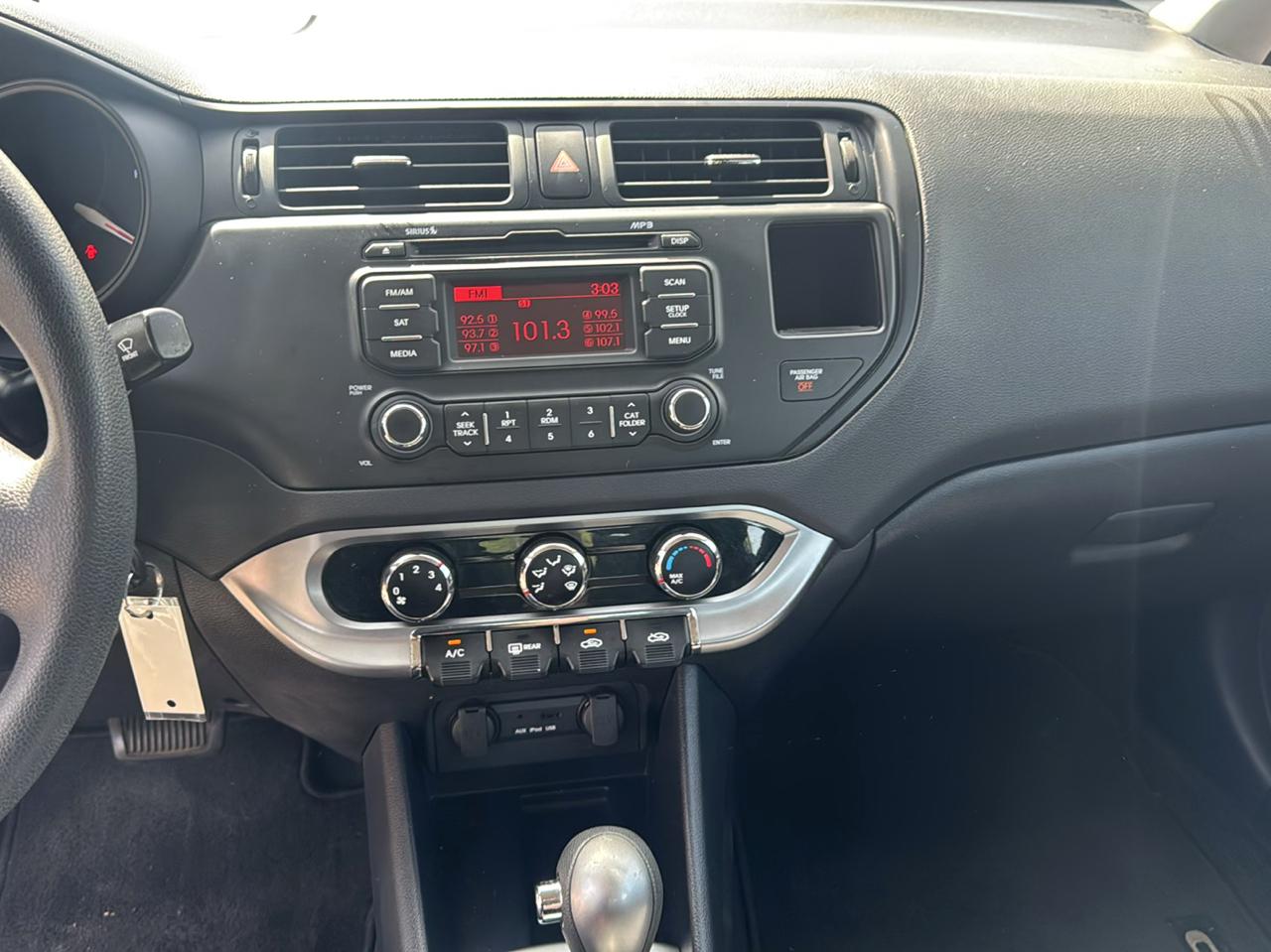 Kia Rio 4dr Sdn Auto LX 2013
