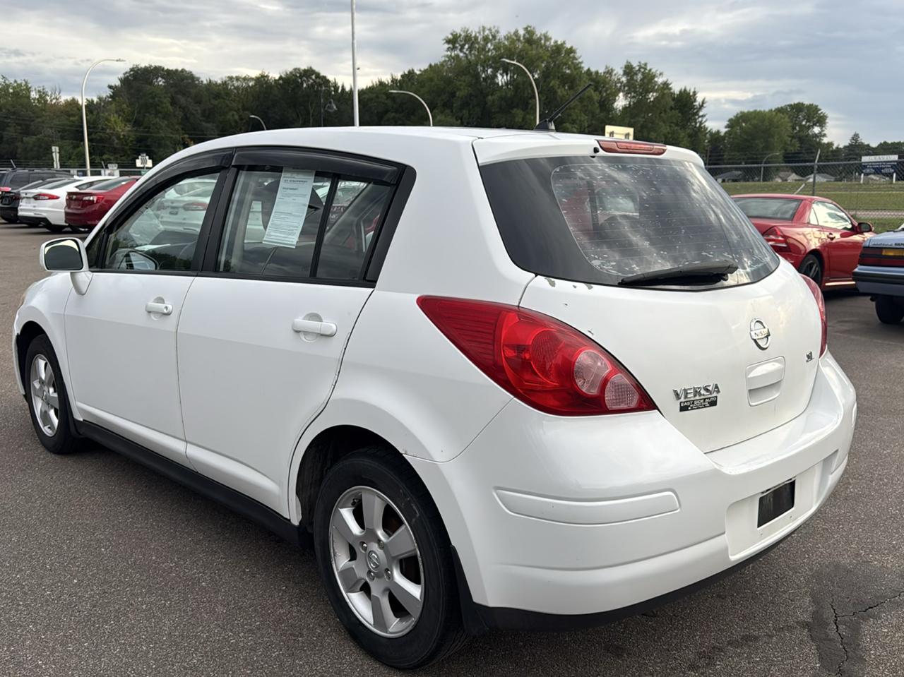Nissan Versa 5dr HB I4 CVT 1.8 SL 2007