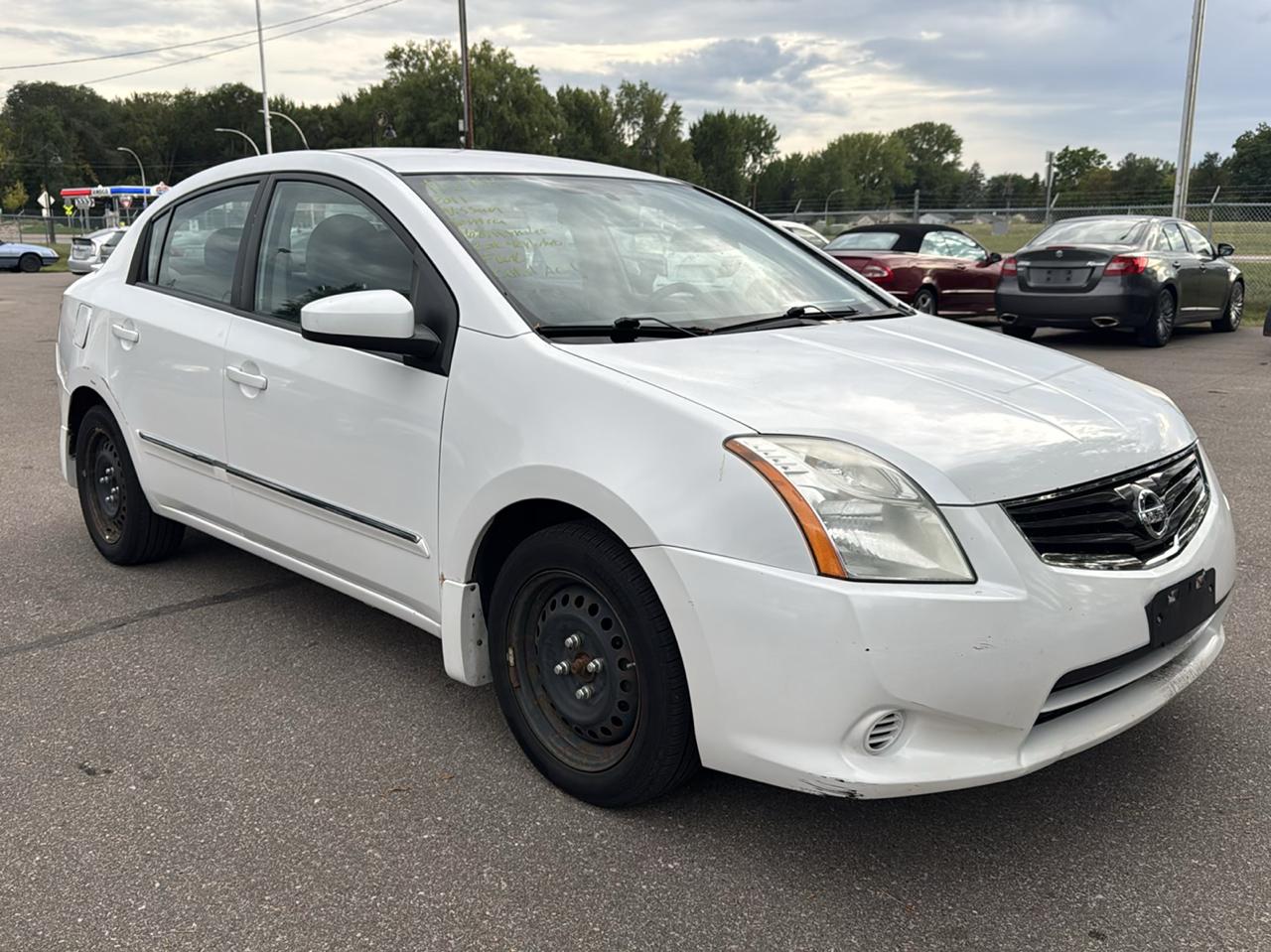 Nissan Sentra 4dr Sdn I4 CVT 2.0 S 2011