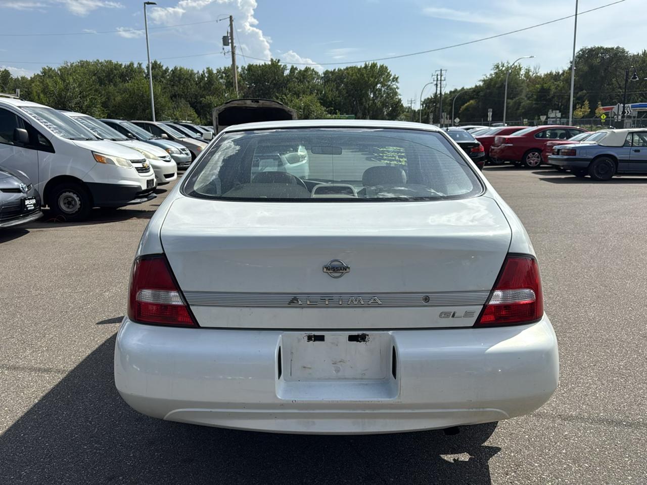 Nissan Altima 4dr Sdn GLE Auto 2000