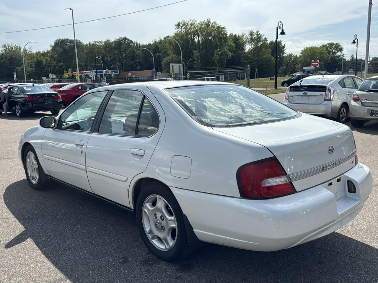 Nissan Altima 4dr Sdn GLE Auto 2000