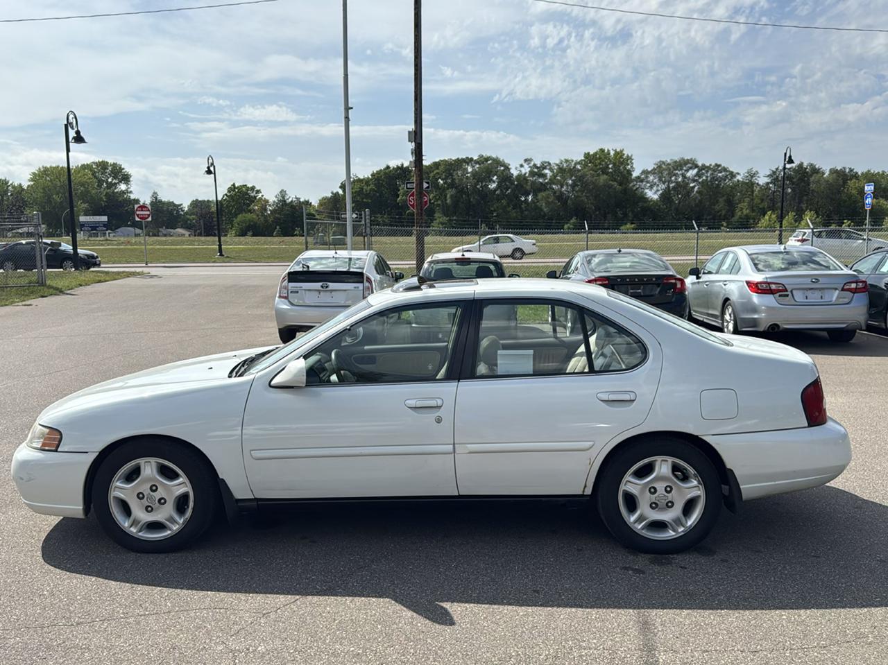Nissan Altima 4dr Sdn GLE Auto 2000