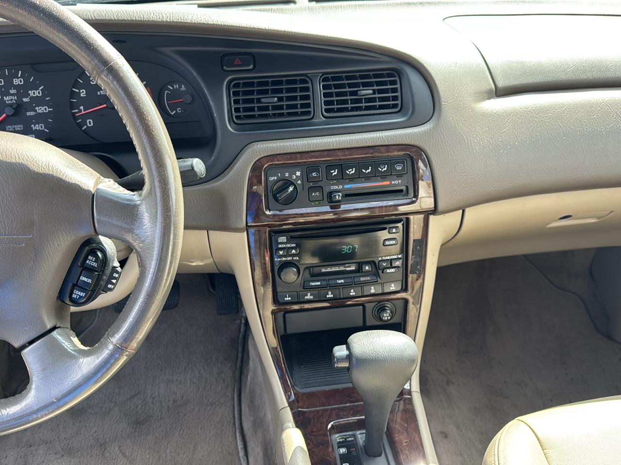 Nissan Altima 4dr Sdn GLE Auto 2000