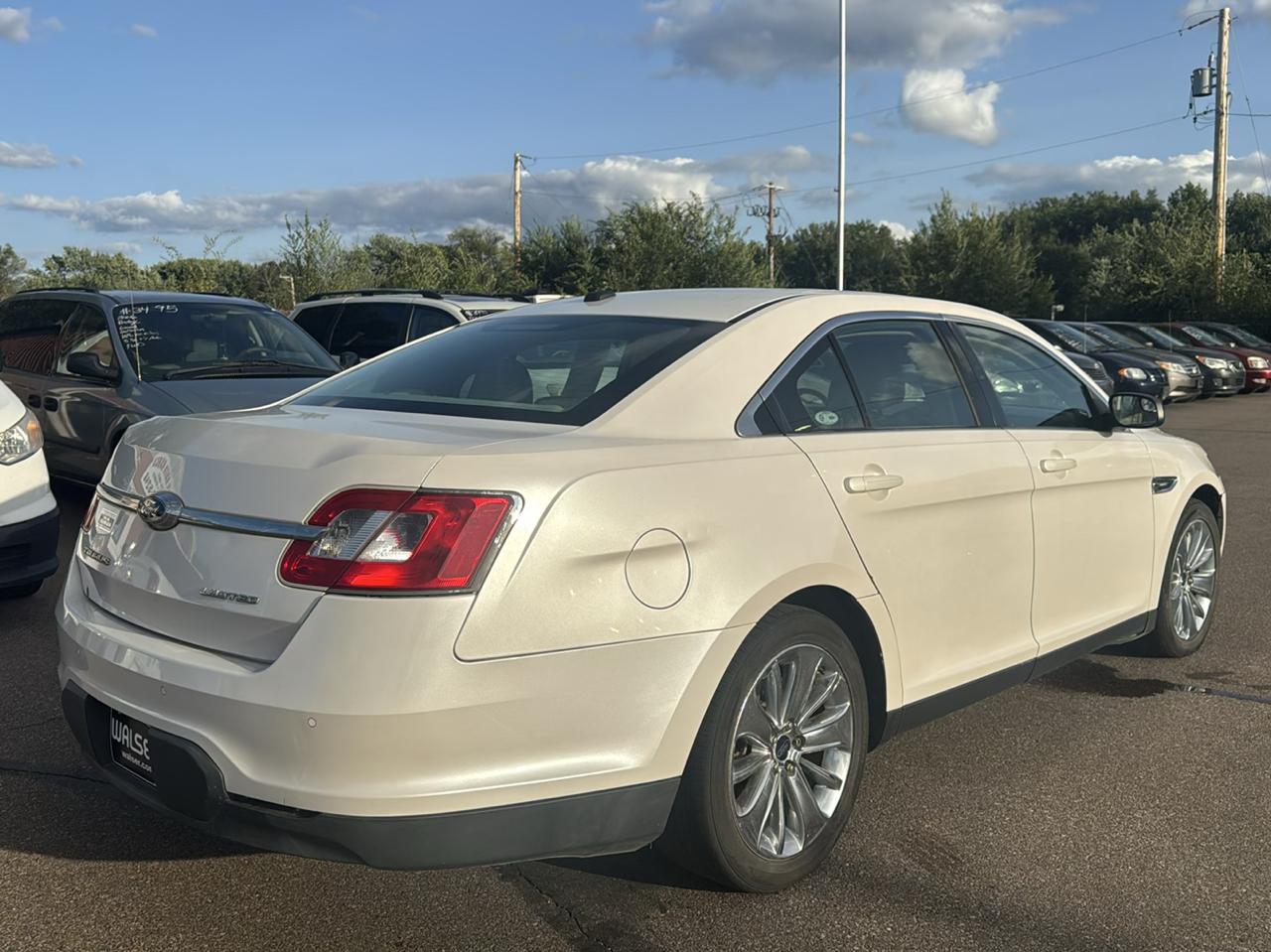 Ford Taurus 4dr Sdn Limited FWD 2012