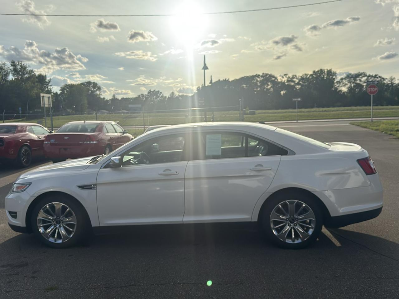 Ford Taurus 4dr Sdn Limited FWD 2012
